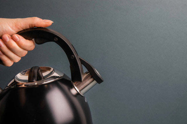 La Cafetière Induction-Safe Enamel Stovetop Kettle