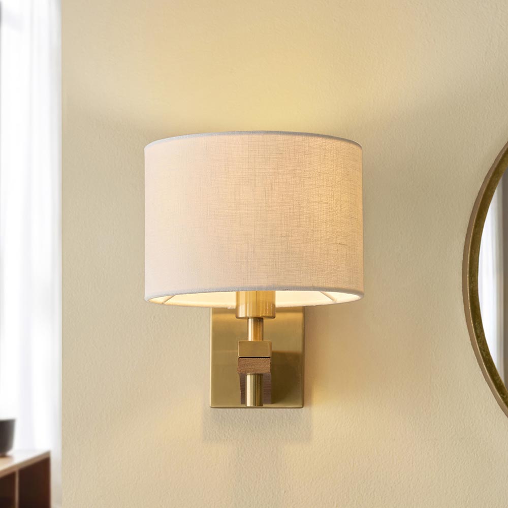 Heathcliff Wall - Br Aged Brass/Natural Linen (DHD)