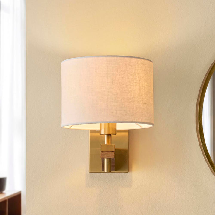 Heathcliff Wall - Br Aged Brass/Natural Linen (DHD)