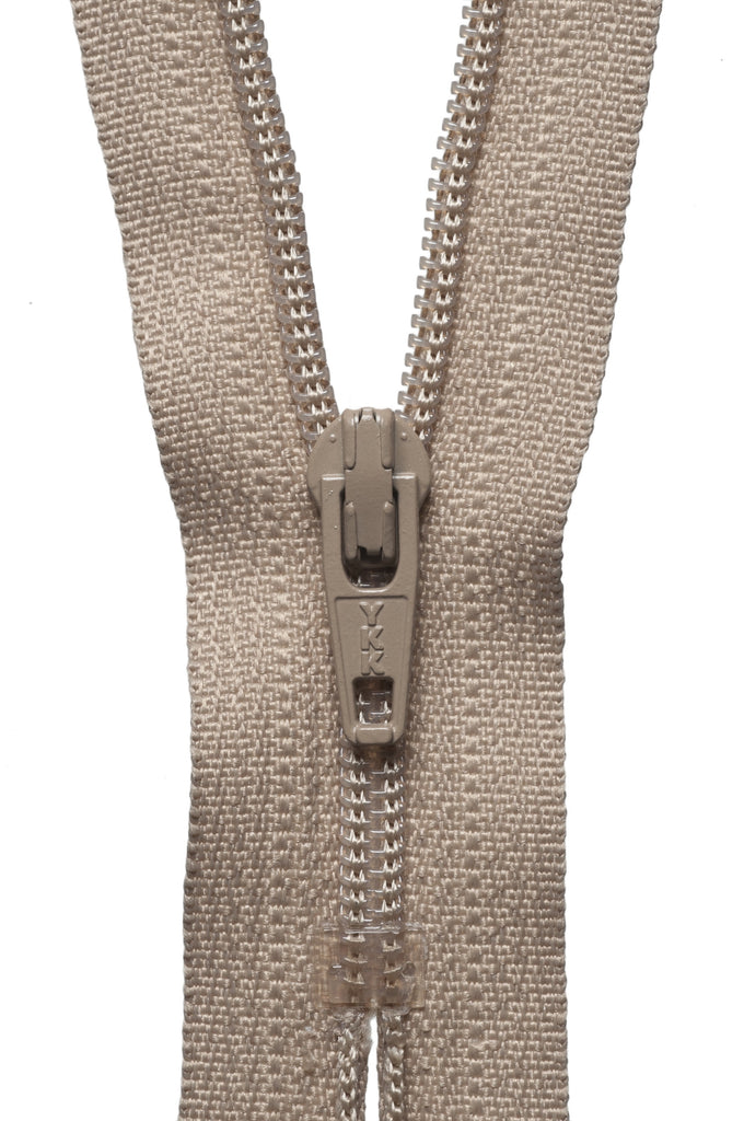Nylon Dress and Skirt Zip: 25cm: Fawn