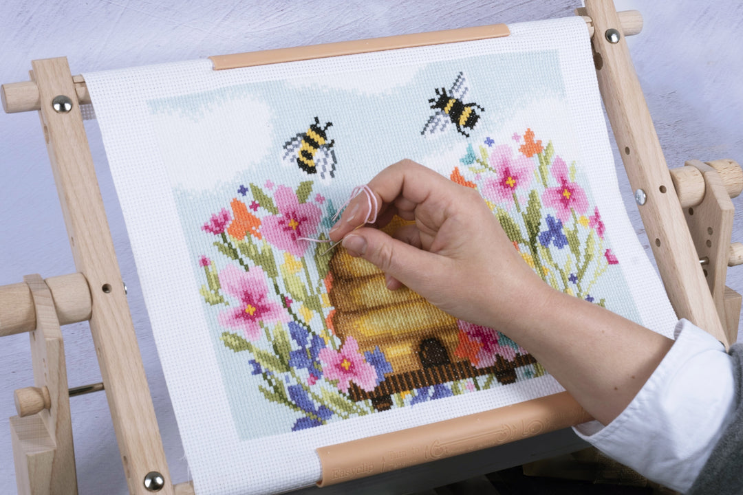 Rotating Tapestry Frame - Clip-on: Beech Wood: 38 x 30.5cm