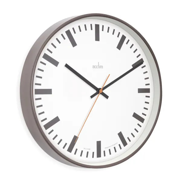 Station wall clock, additional view