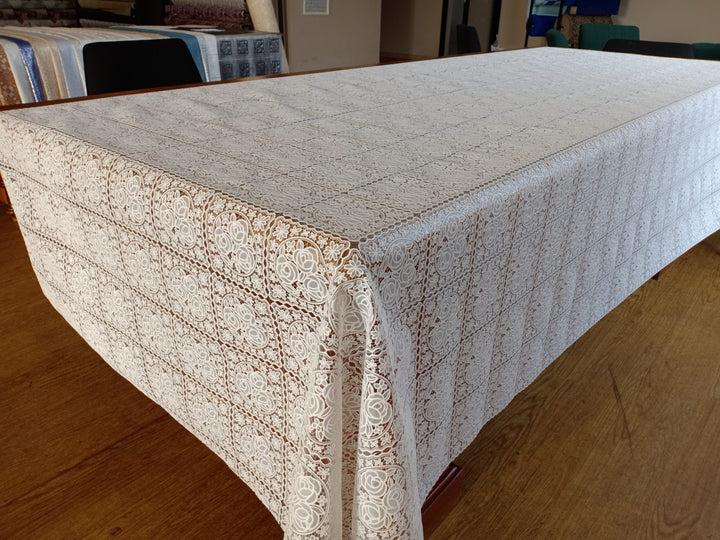 Wipeclean Vinyl Lace Table Cloth 140cm/54in By The Metre 3090A Dina Gold