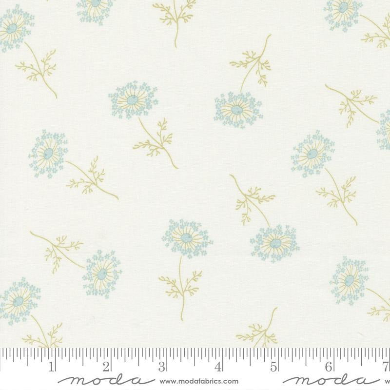 Moda Honeybloom Fabric By 3 Sisters Milk 44346-11 Fat Quarters 50x55cm
