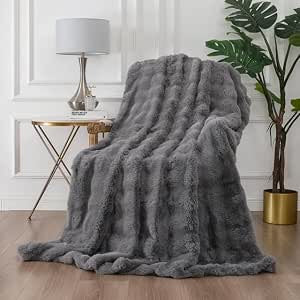 Chunky Ribbed Fur Polyester Soft Plush Cuddly Cosy Blanket Throw Silver Grey