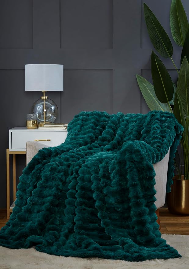 Chunky Ribbed Fur Polyester Soft Plush Cuddly Cosy Blanket Throw Racing Green