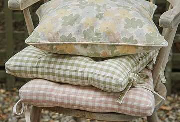 Gingham Seat Pad With Ties Olive 38cm