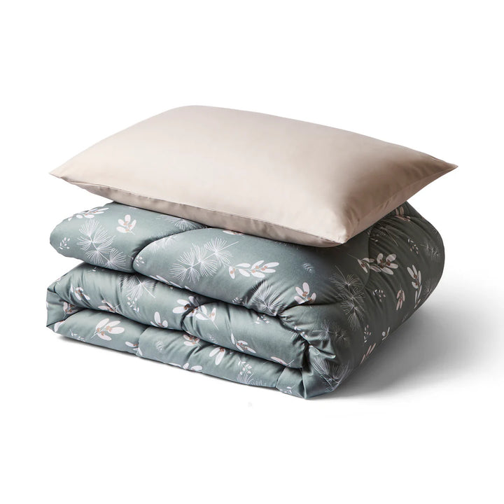 Night Lark® Coverless 10.5 Tog Duvet Winter Sprigs