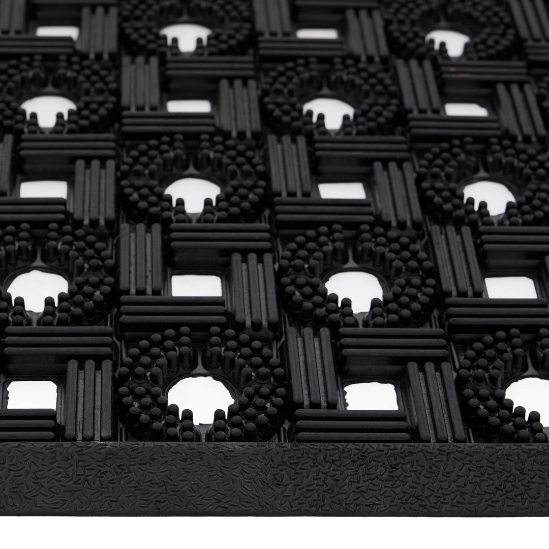 My Mat Rubber Scraper Chess doormat close-up