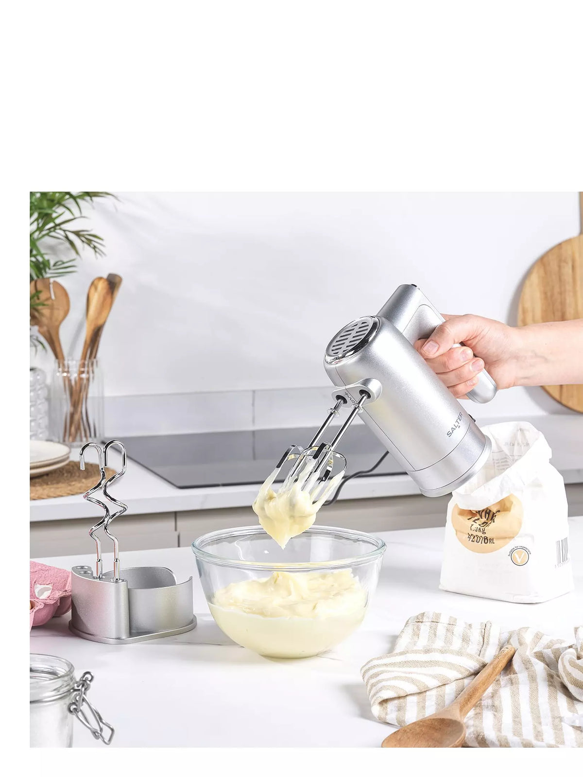 Salter Aspen hand mixer, additional view