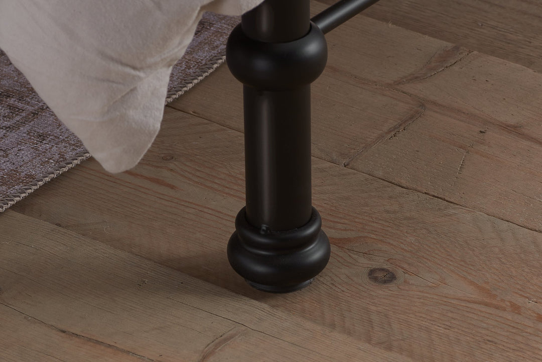 Birlea Bronte Bed (Self Assembly) (DHD)