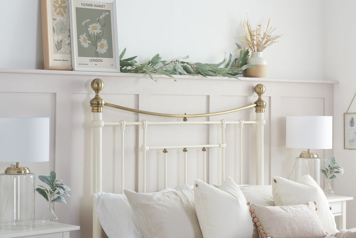Birlea Bronte Bed (Self Assembly) (DHD)