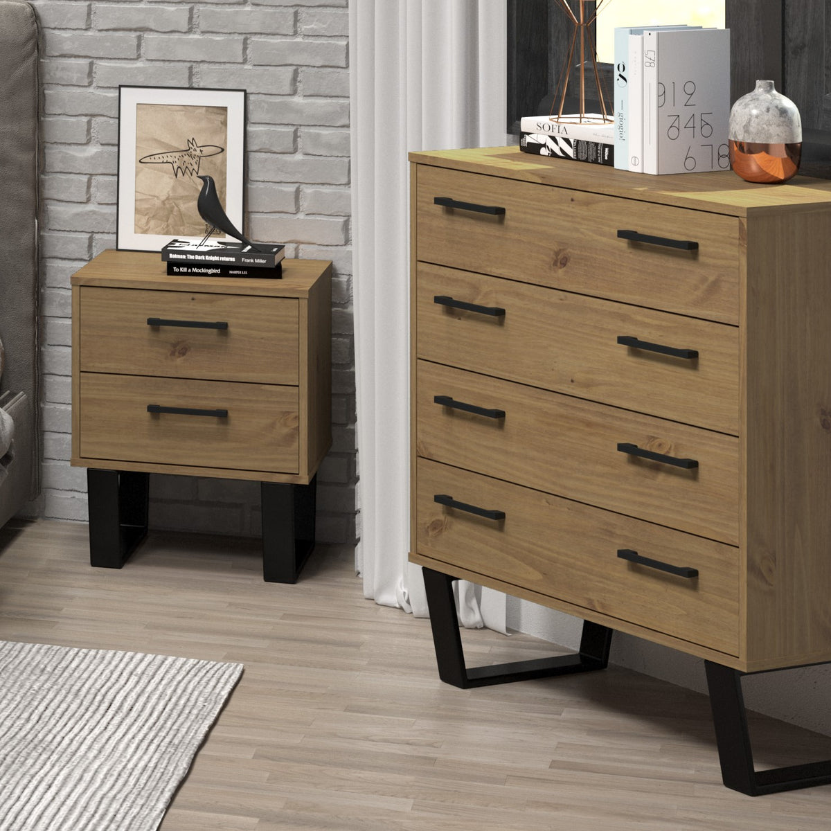 Texas 4 Drawer Chest Of Drawers Antique Waxed Pine Black (DHD) Image 2