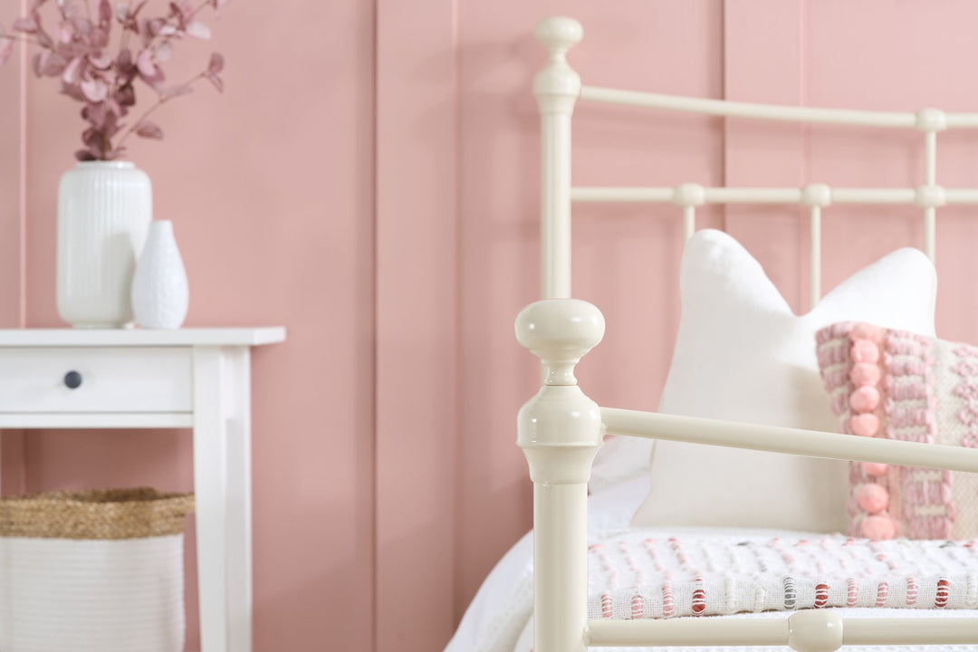 Birlea Emily Bed (Self Assembly) (DHD)