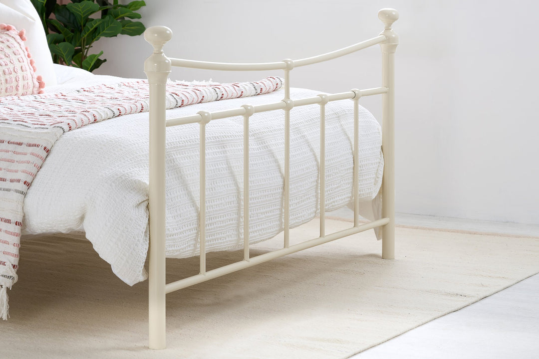 Birlea Emily Bed (Self Assembly) (DHD)