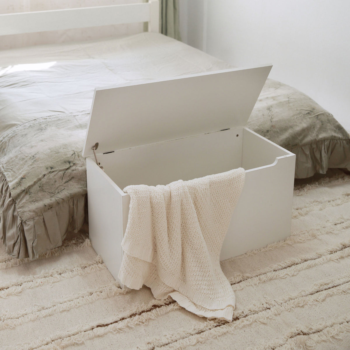 Erin - Ottoman, White Foil Finish (Self Assembly) (DHD) Image 1