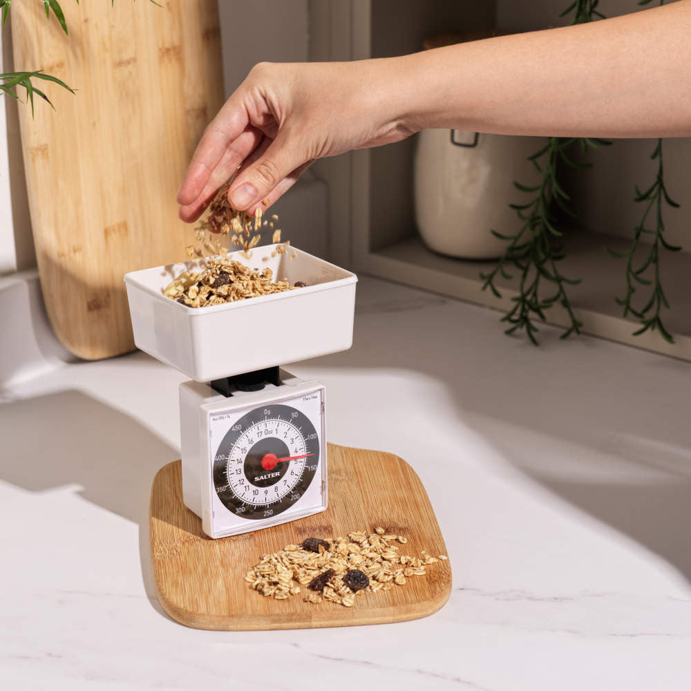 Salter Dietry Precision Mechanical Kitchen Scale - White 500g Capacity