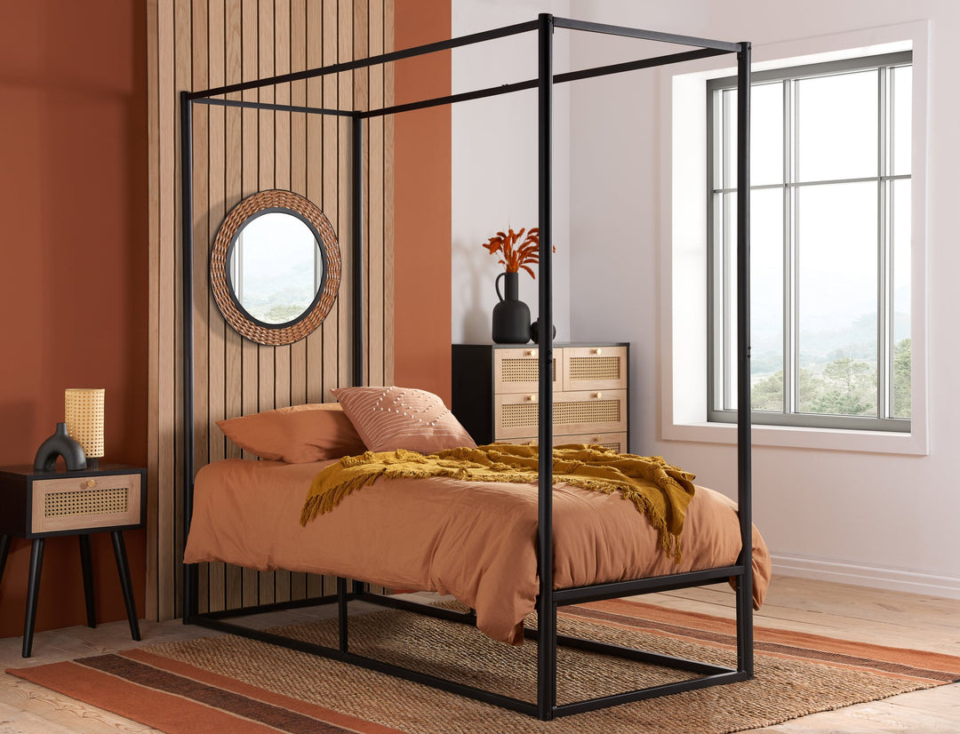 Birlea Farringdon Metal 4 Poster Bed (Self Assembly) (DHD)