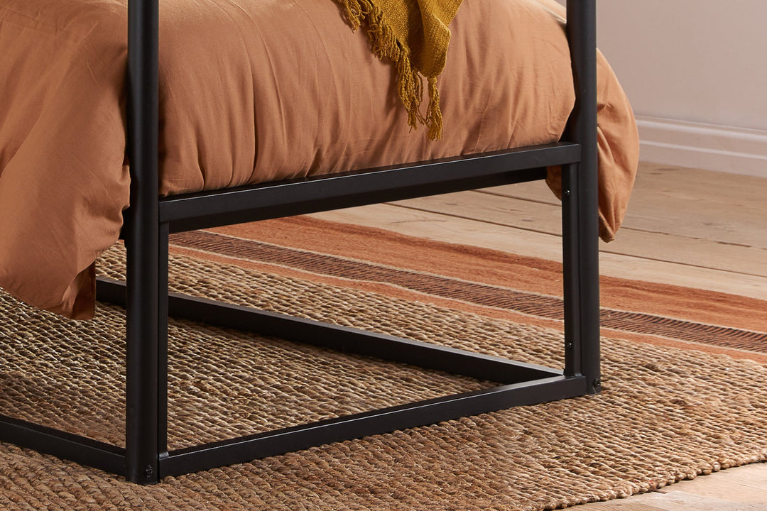 Birlea Farringdon Metal 4 Poster Bed (Self Assembly) (DHD)
