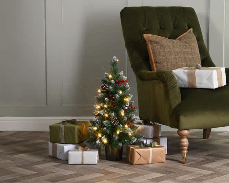 60cm Pre-Lit Potted Tree - Warm White LED