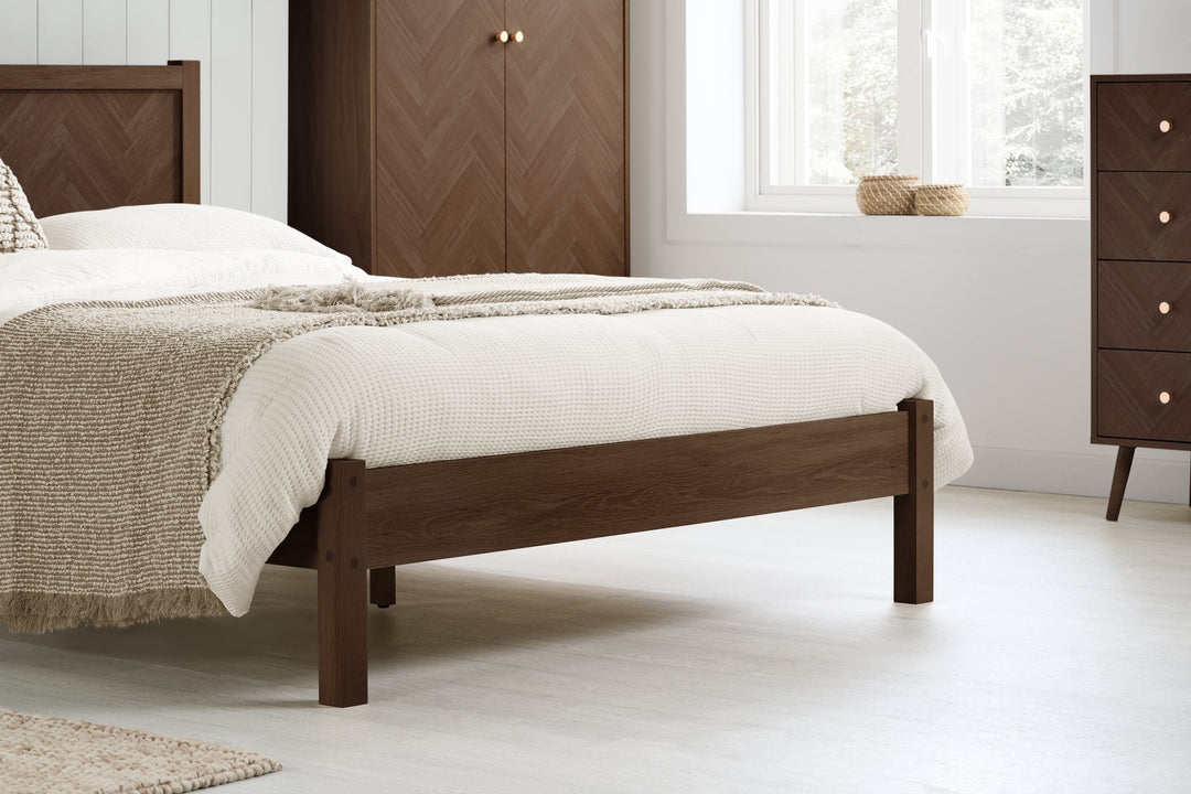 Birlea Herringford Bed (Self Assembly) (DHD)