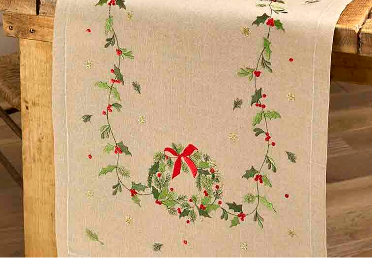 Embroidered wreath trail runner natural 38x180cm