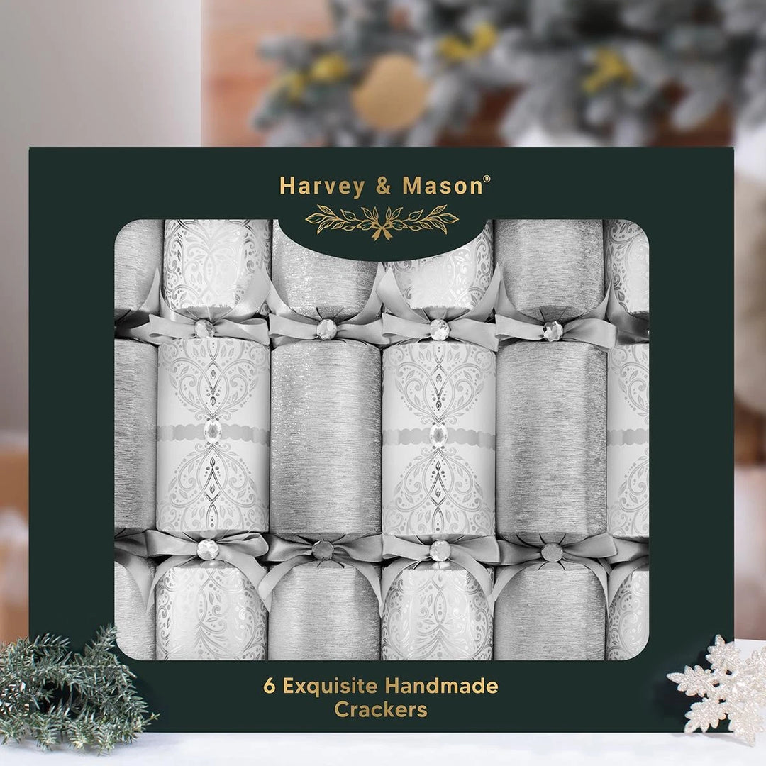 Harvey &amp; Mason Luxury Christmas 6 Pack Crackers Exquisite Silver 13.5in