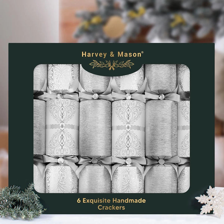 Harvey &amp; Mason Luxury Christmas 6 Pack Crackers Exquisite Silver 13.5in