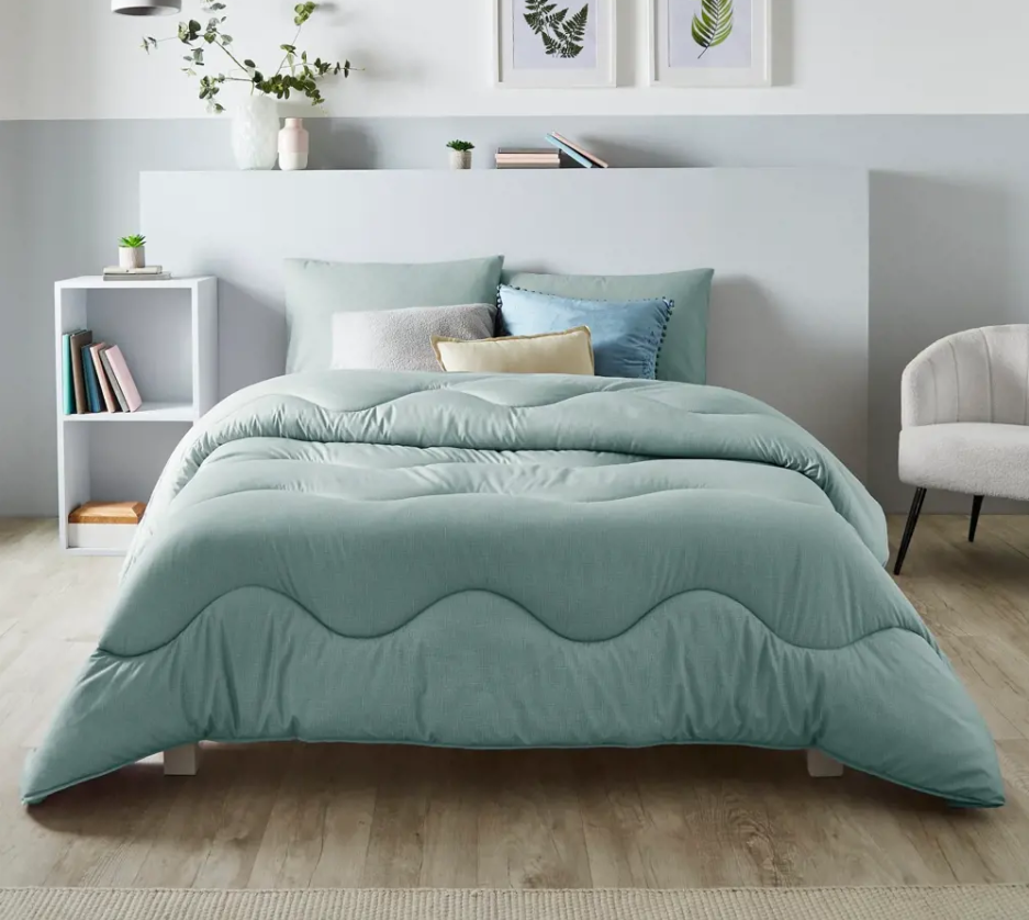 Night Lark 4.5 tog coverless duvet in seagrass green
