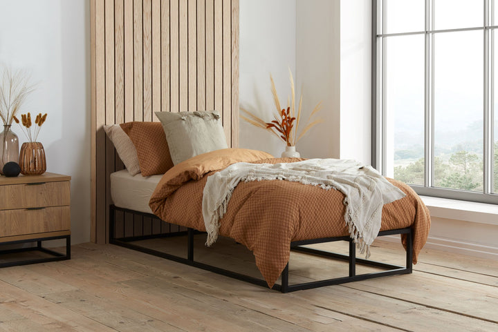 Birlea Soho Metal Platform Bed (Self Assembly) (DHD)