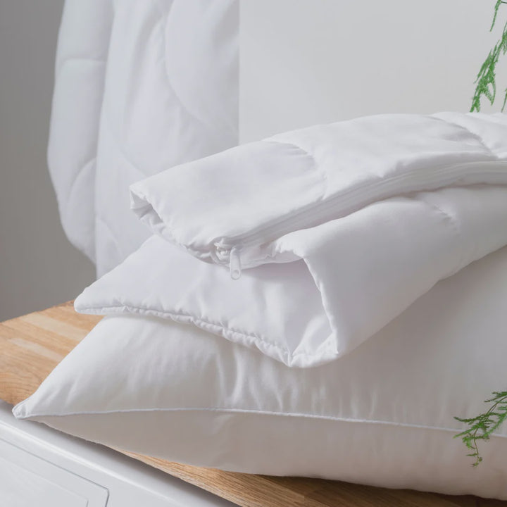 The Fine Bedding Company Spundown Pillow Protector