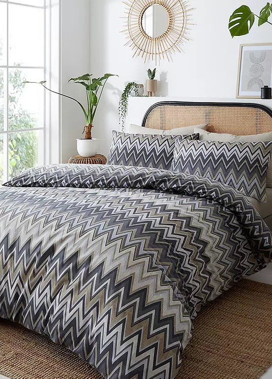 Tyler Duvet Cover Set Reversible